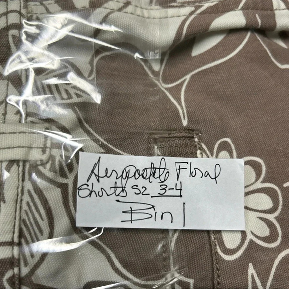 Aeropostale Women's Size 3/4 Floral Bermuda Shorts Brown White Retro Groovy Boho - Picture 15 of 15